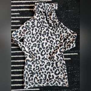 Lily And Lottie Chelsea DeBoer Leopard Sweatshirt XL